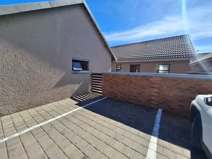 2 Bedroom Property for Sale in Heuwelsig Free State
